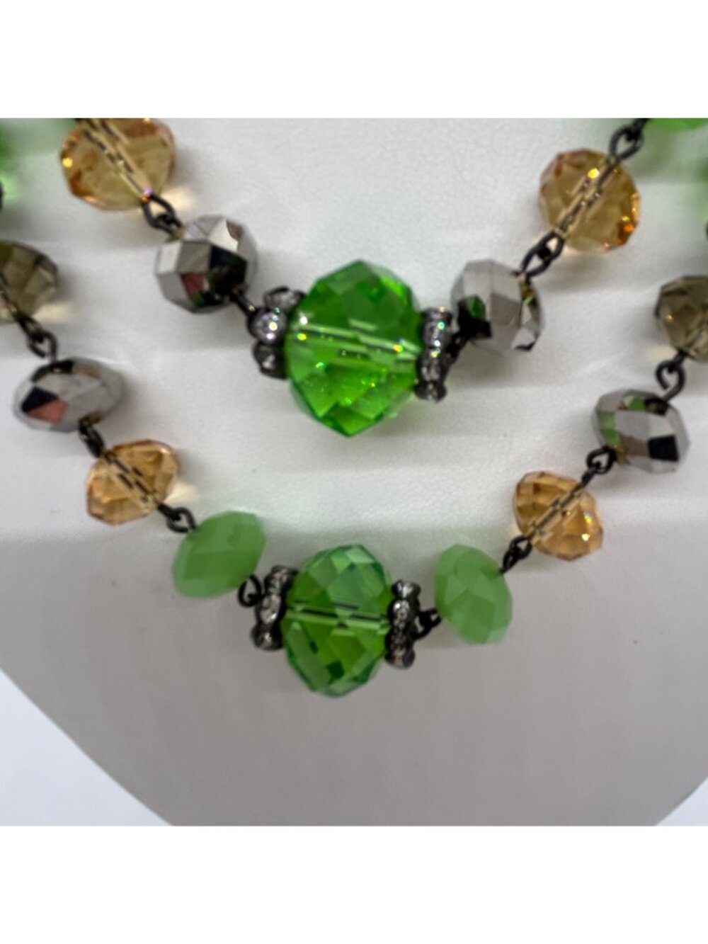 Vintage Crown Trifari Green Glass Bead Multi-Strand Necklace With Rhinestone Acc - Picture 3 of 15